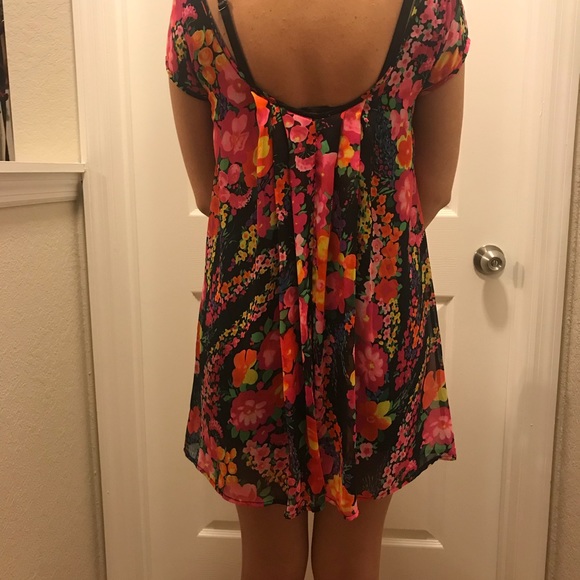 Dress - Picture 4 of 6